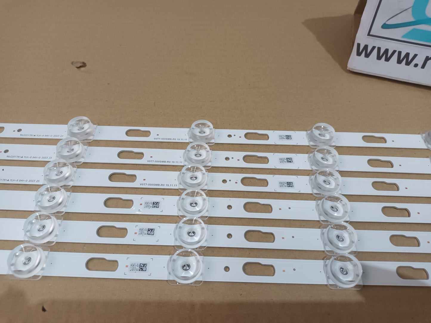 UE50TU8005K, KIT 3 TIRAS LED (ref,366)
