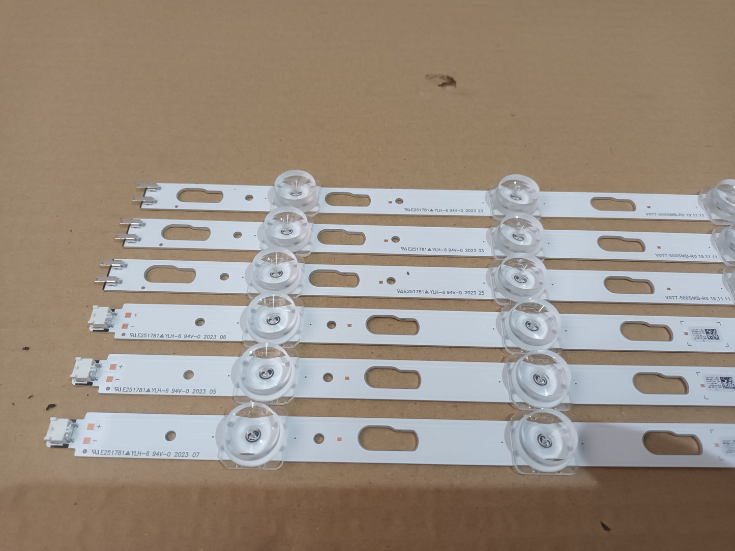 UE50TU8005K, KIT 3 TIRAS LED (ref,366)