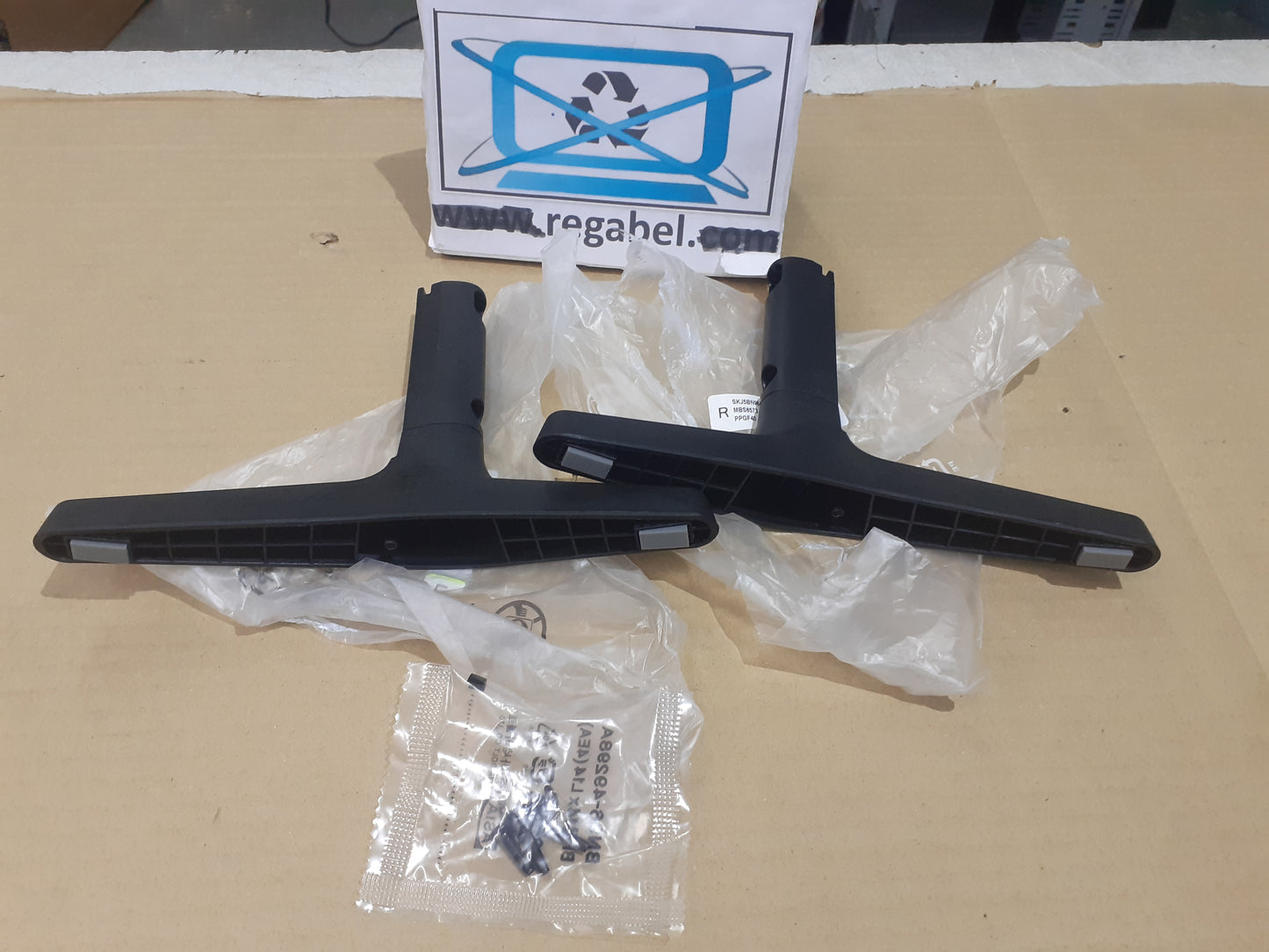 soporte, pies de SAMSUNG UE43RU7025K, nuevos