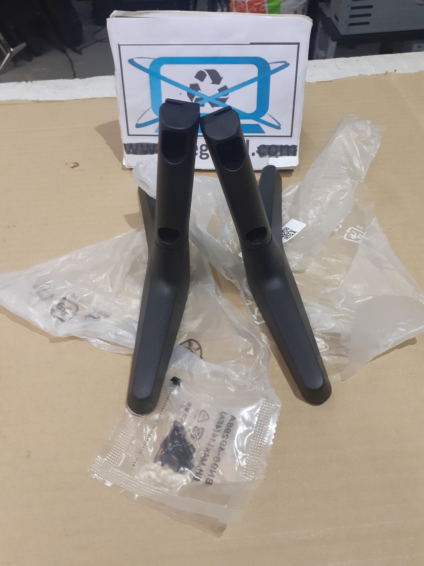 soporte, pies de SAMSUNG UE43RU7025K, nuevos