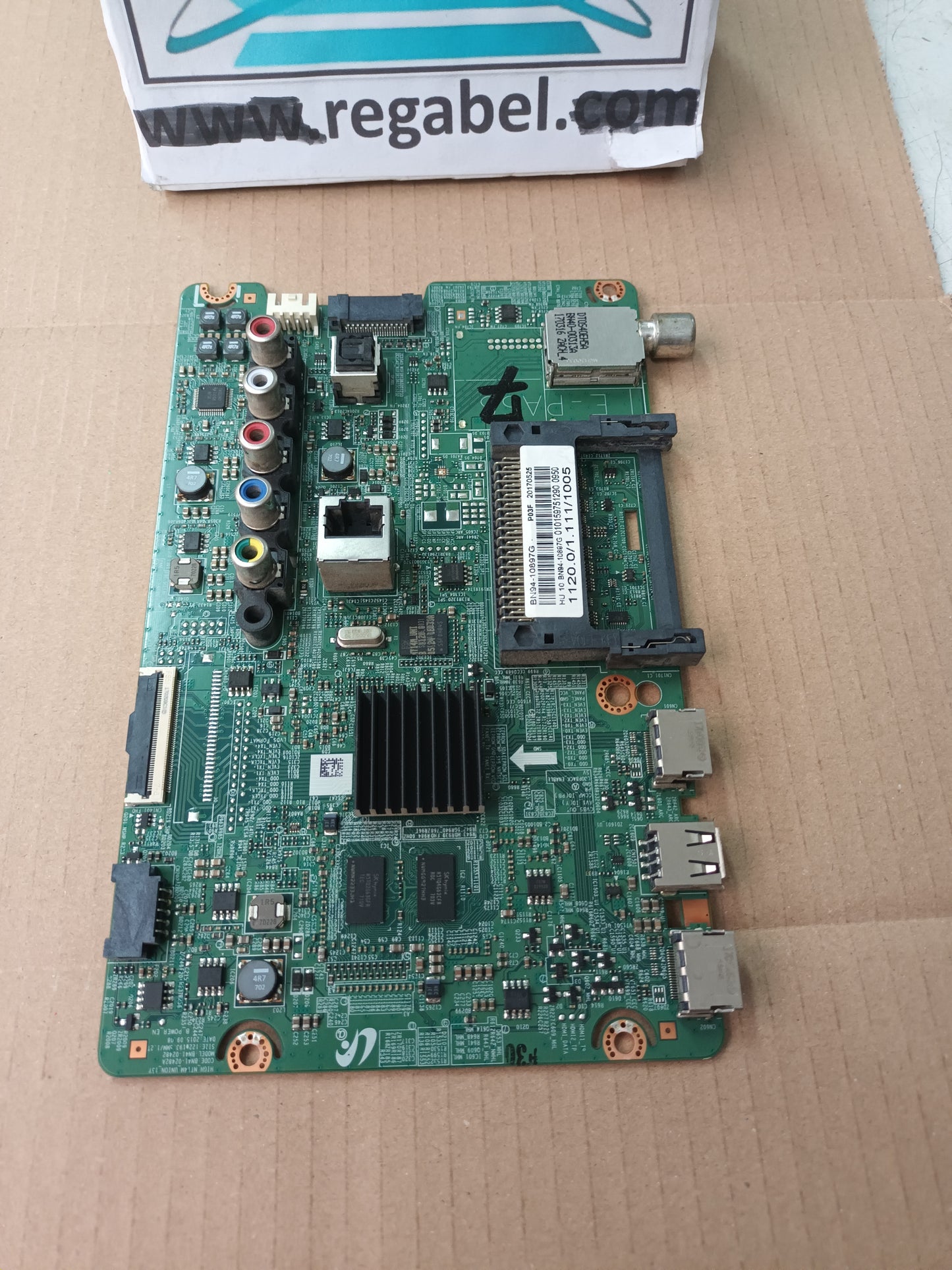 BN94-10897G, de SAMSUNG UE40J5200AW