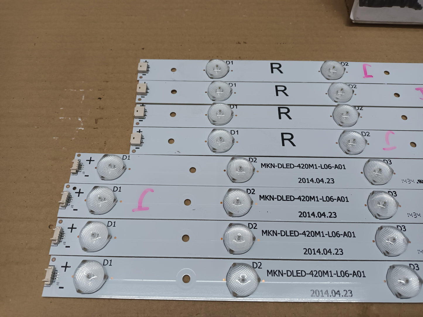 Kit 8 tiras LED DE TV MANTA LED 4203