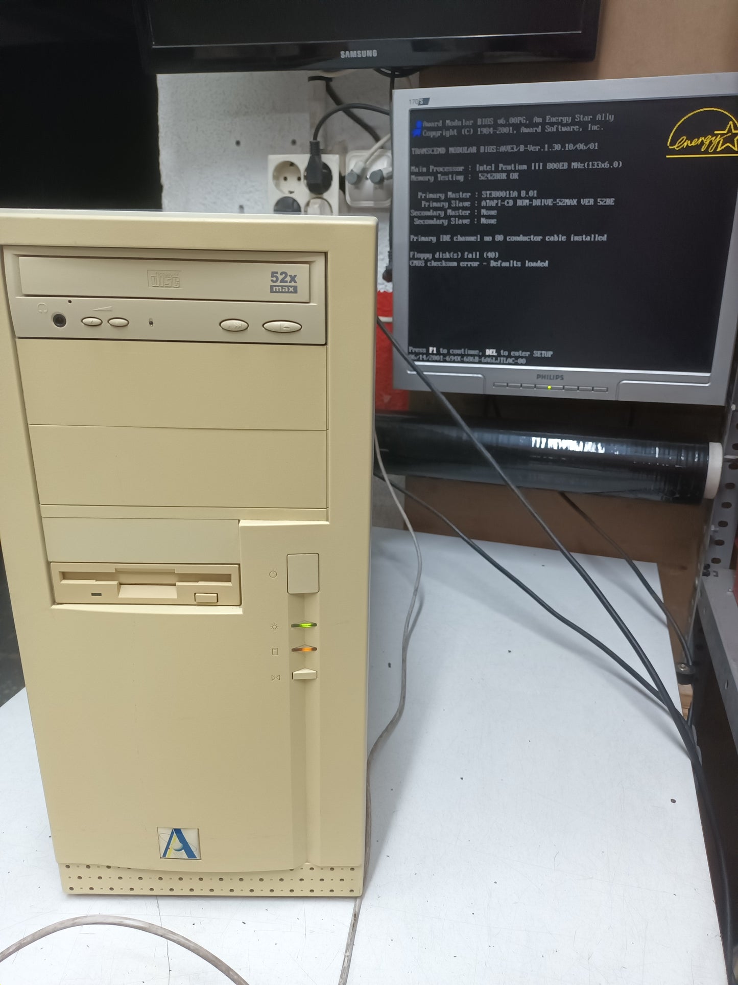 N-28, PC PENTIUM III 800eb MHZ
