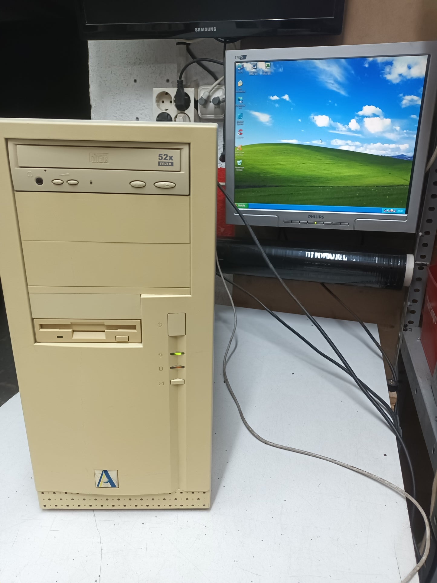 N-28, PC PENTIUM III 800eb MHZ