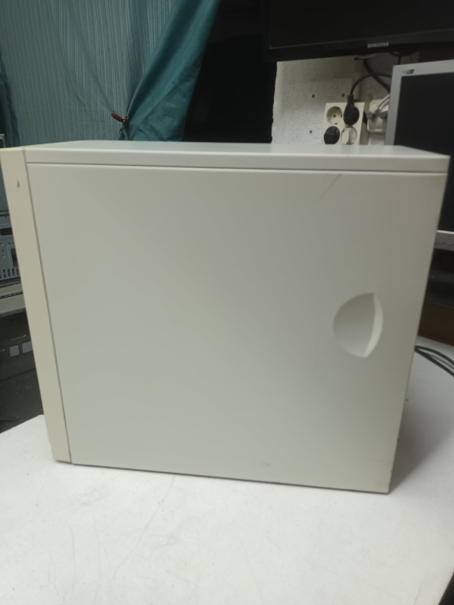 N-28, PC PENTIUM III 800eb MHZ