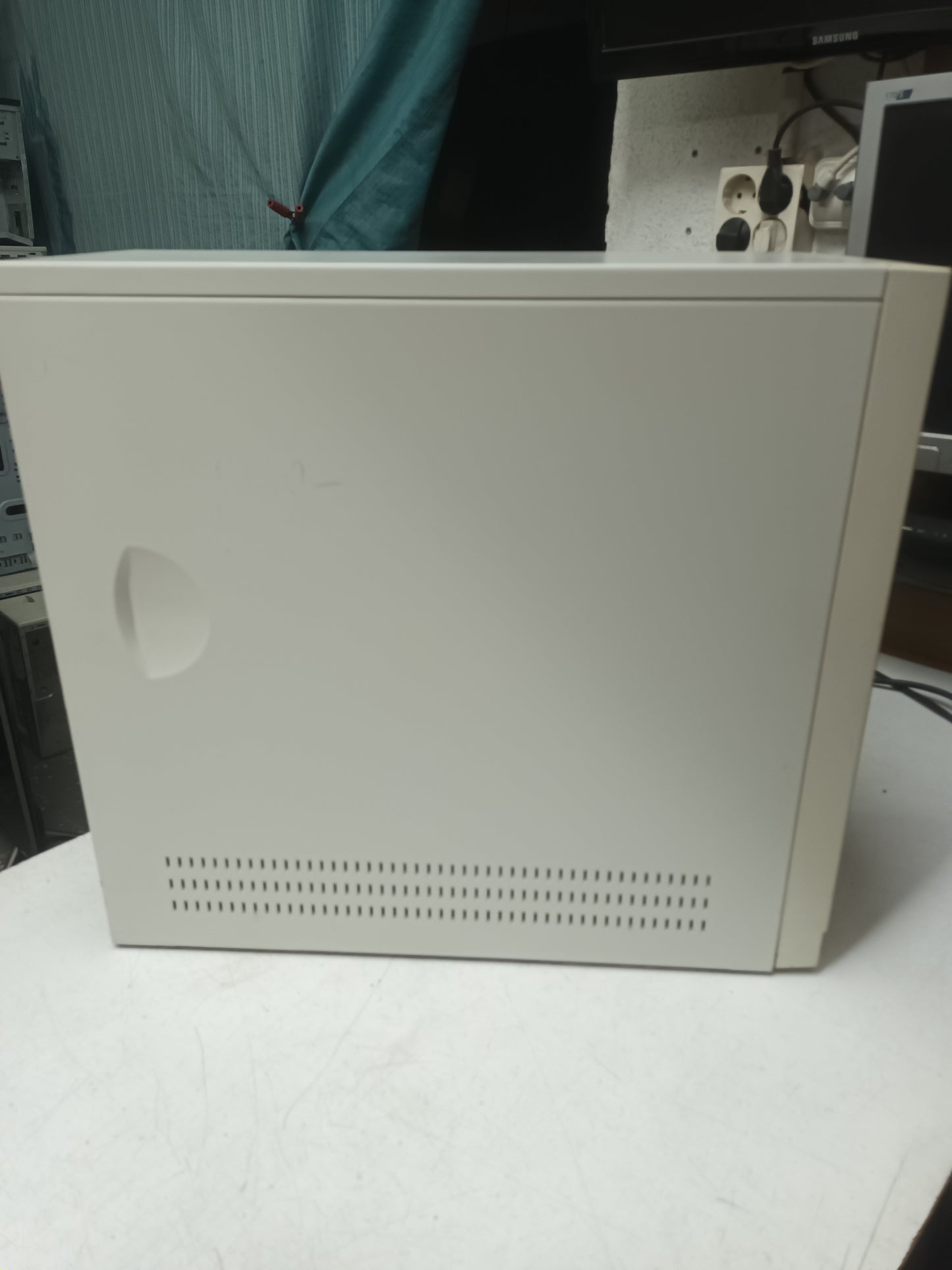 N-28, PC PENTIUM III 800eb MHZ