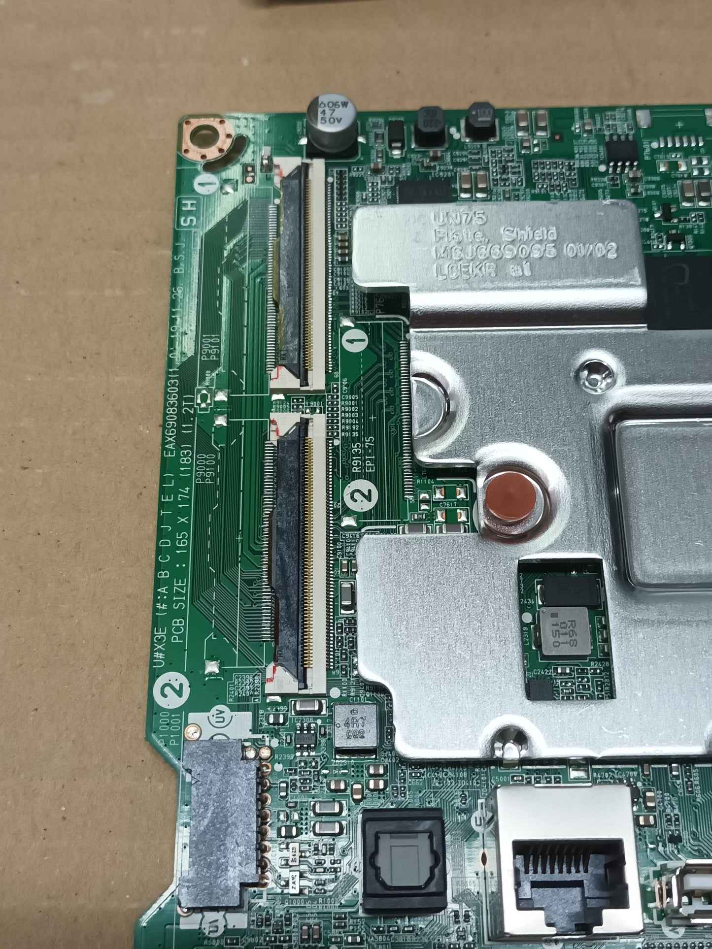 69083603(1.0), EBT66128504, de LG43UN71006LB, NUEVA