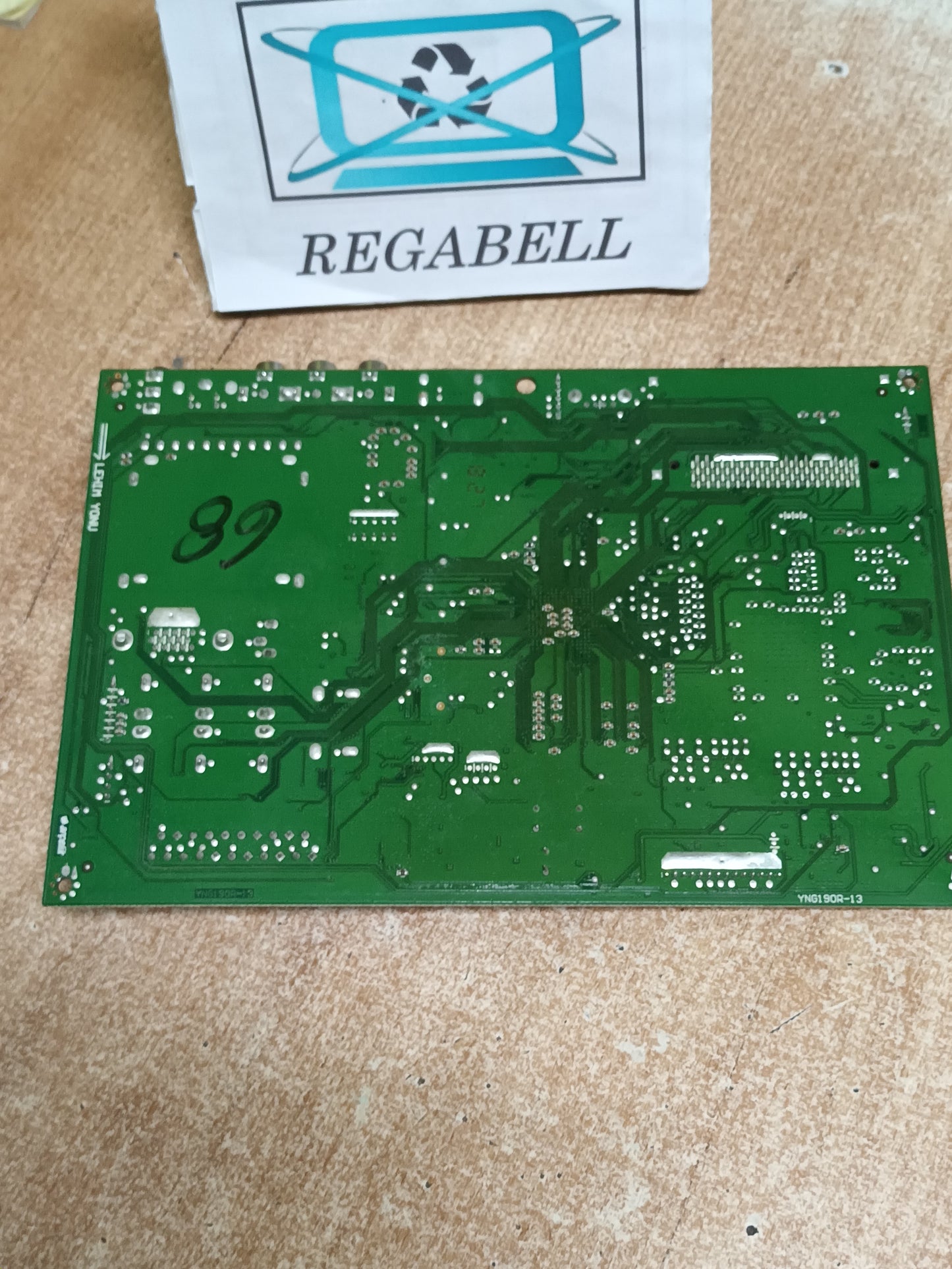 YNG190R-13, DE TV GRUNDIG 32VLE7020C