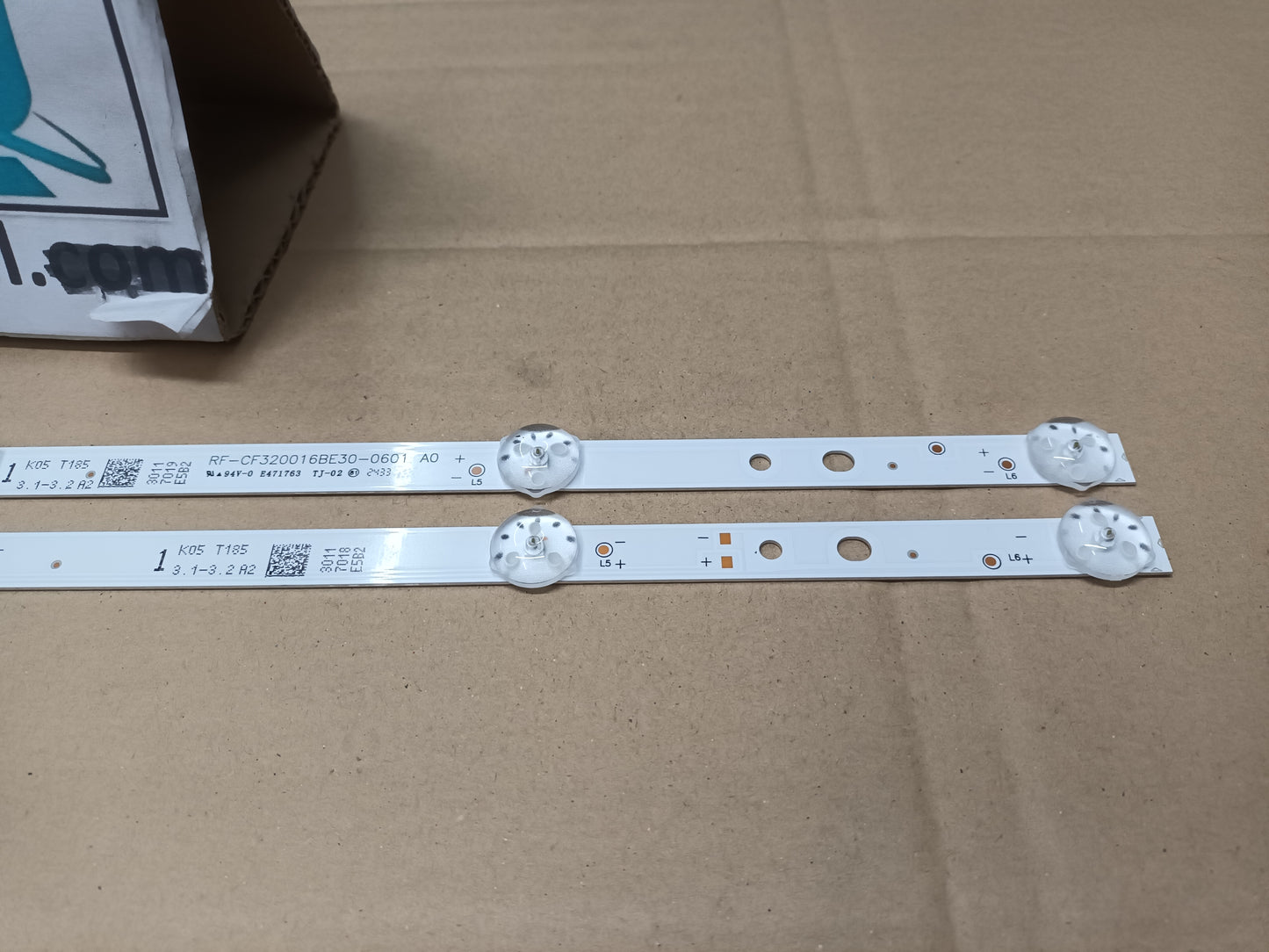 Kit 2 Tiras LED de TOSHIBA 32WV3463DG