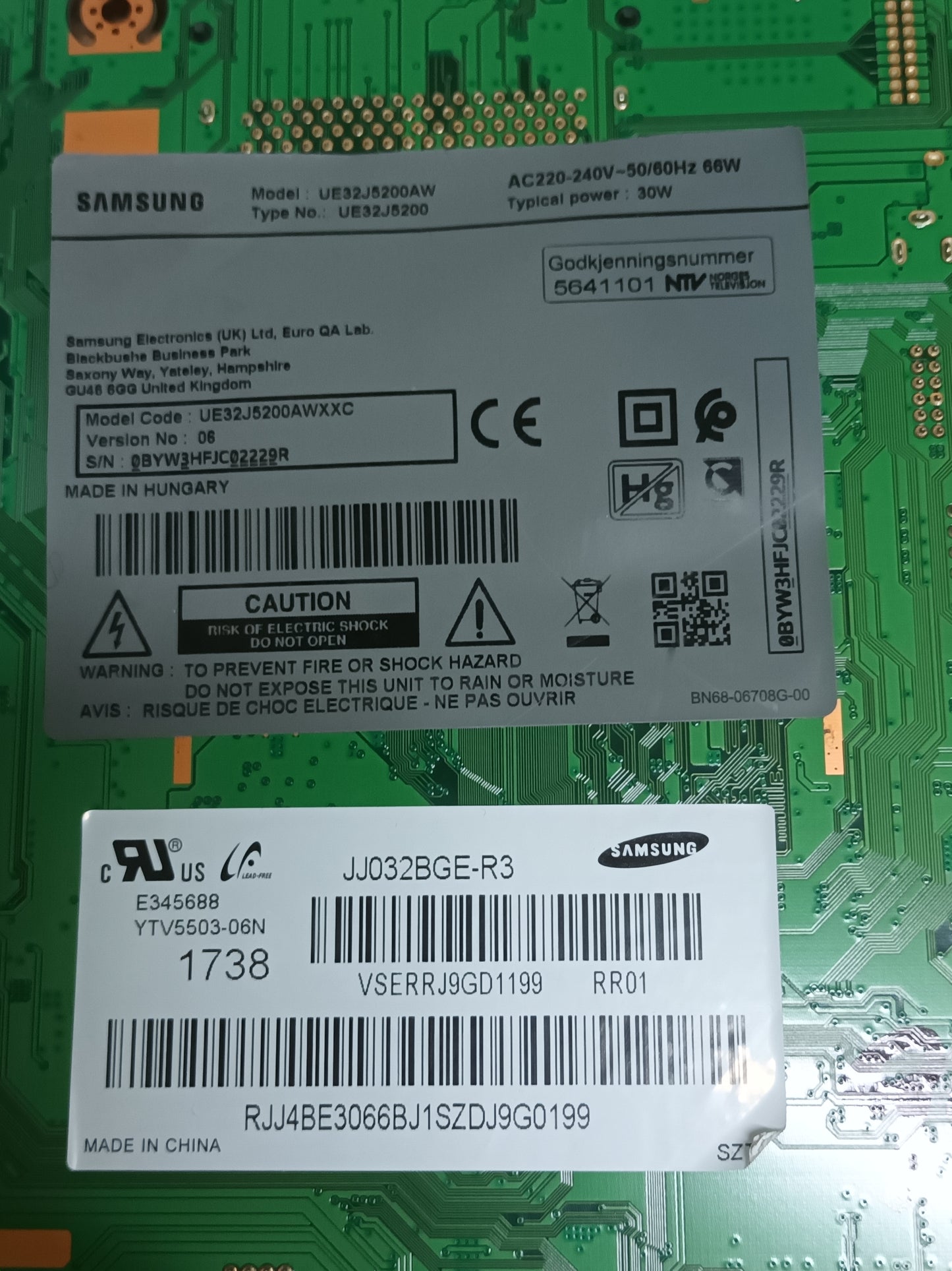 BN94-08316M, de Samsung UE32J5200AW