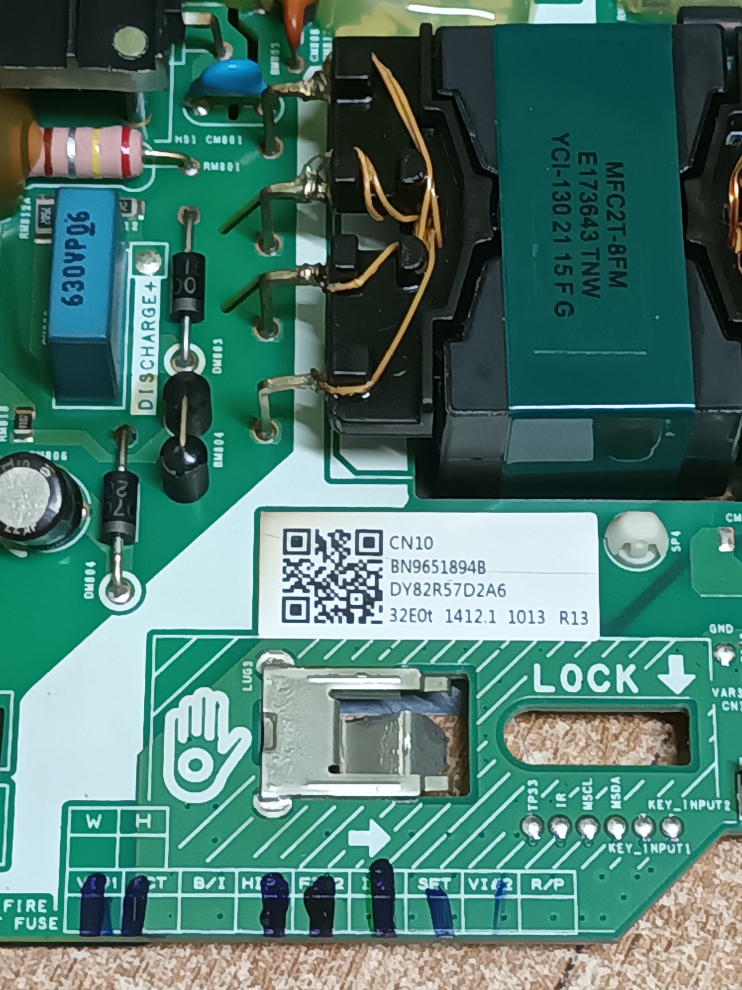 BN96-51894B, de SAMSUNG UE32T4305AK