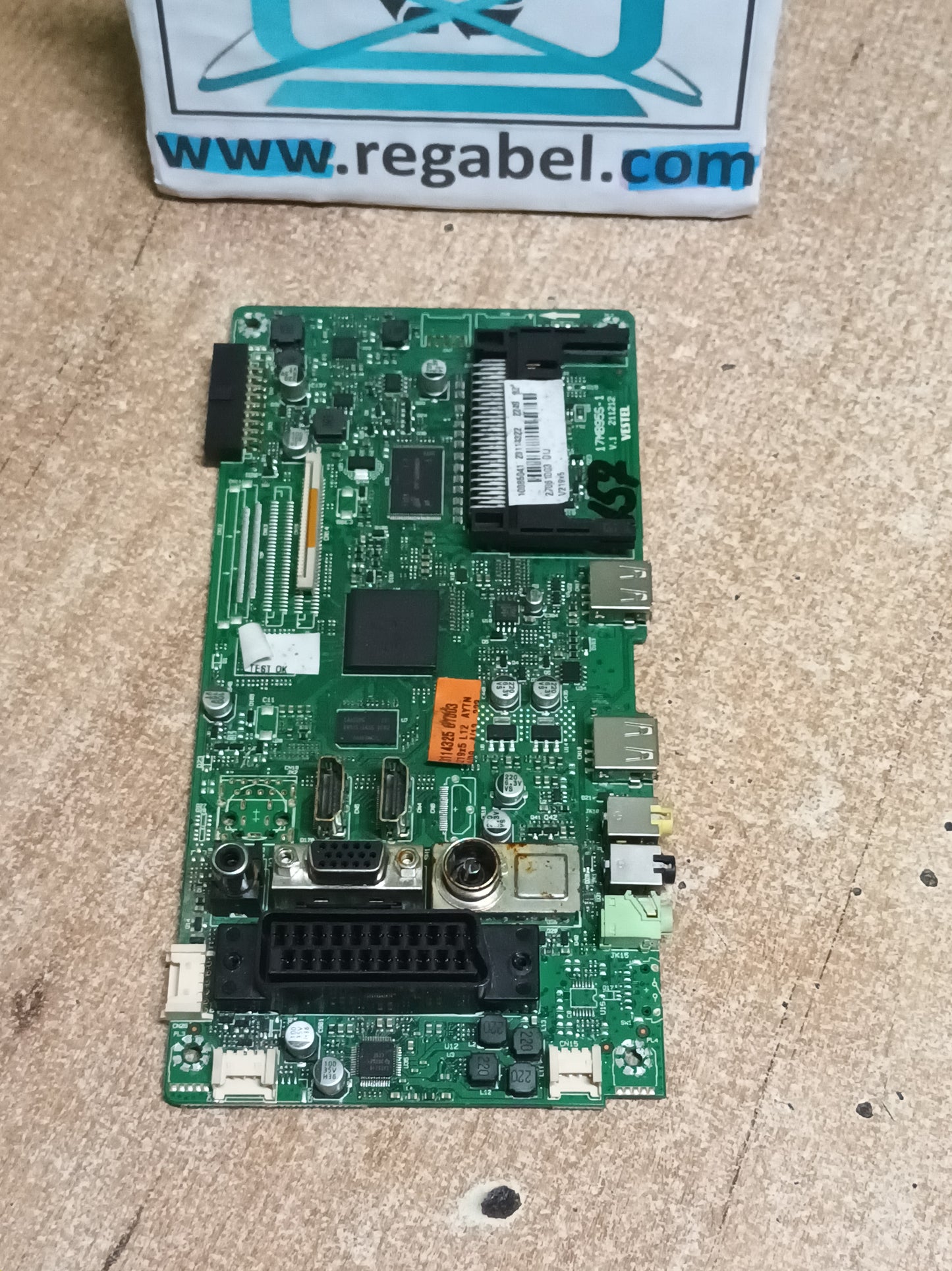 17MB95S-1, de TOSHIBA 32W1333DG