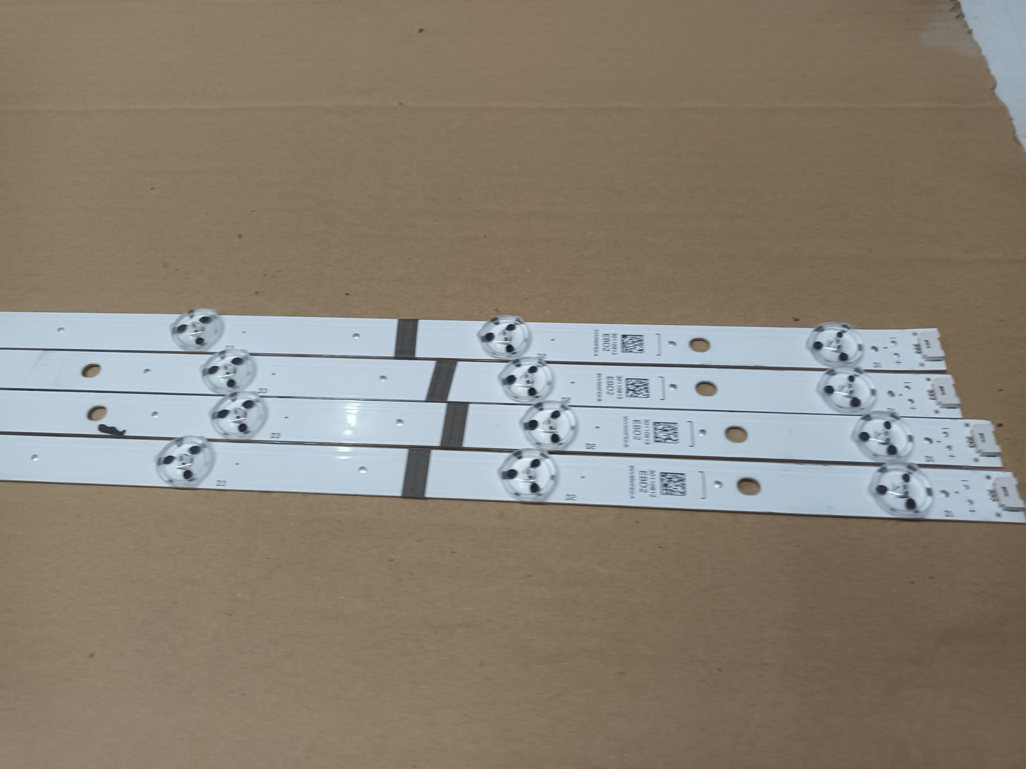 KIT 4 TIRAS LED de DAEWOO D55DM54UAMS,