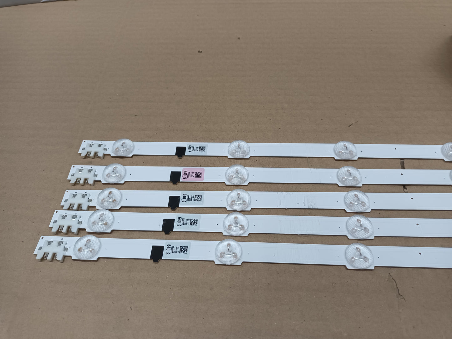 UE32F5700AW, KIT TIRAS LED (ref,111)