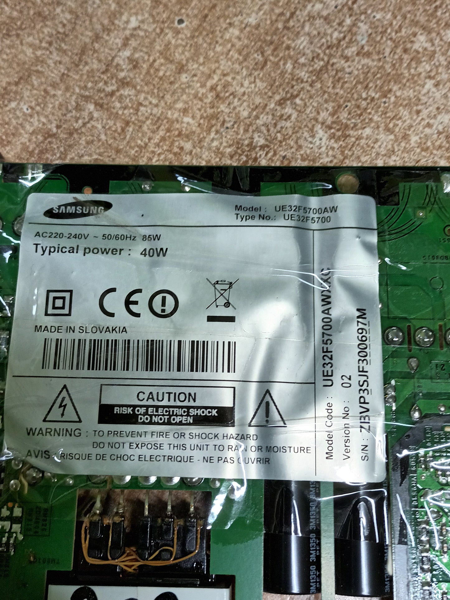 RUNTK 5351 TP de Samsung UE32F5700AW