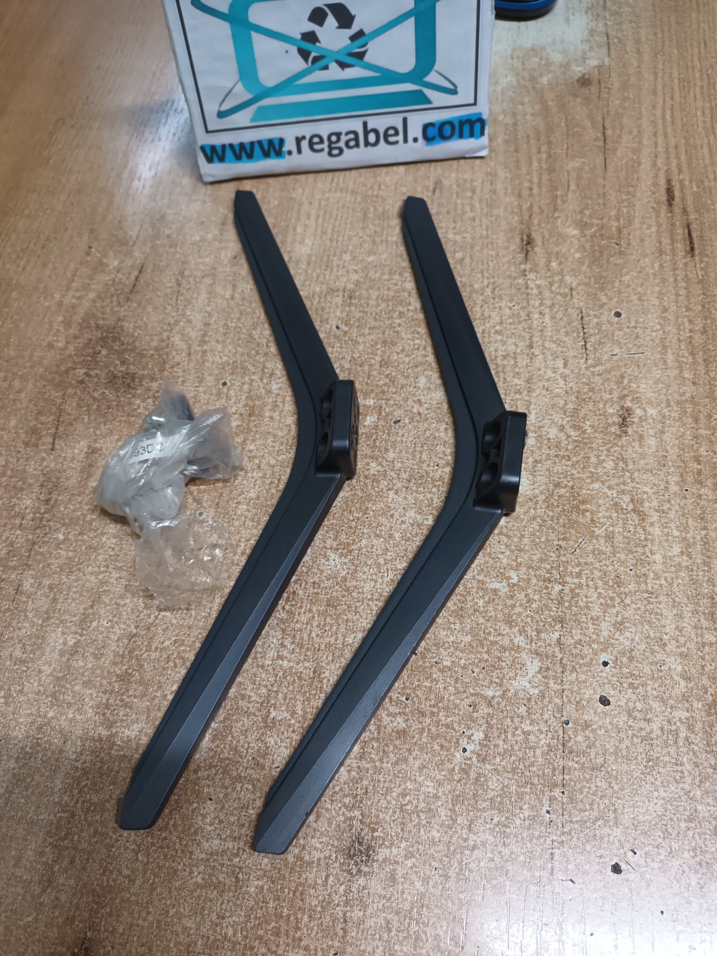 soporte, pies de TCL 55C655