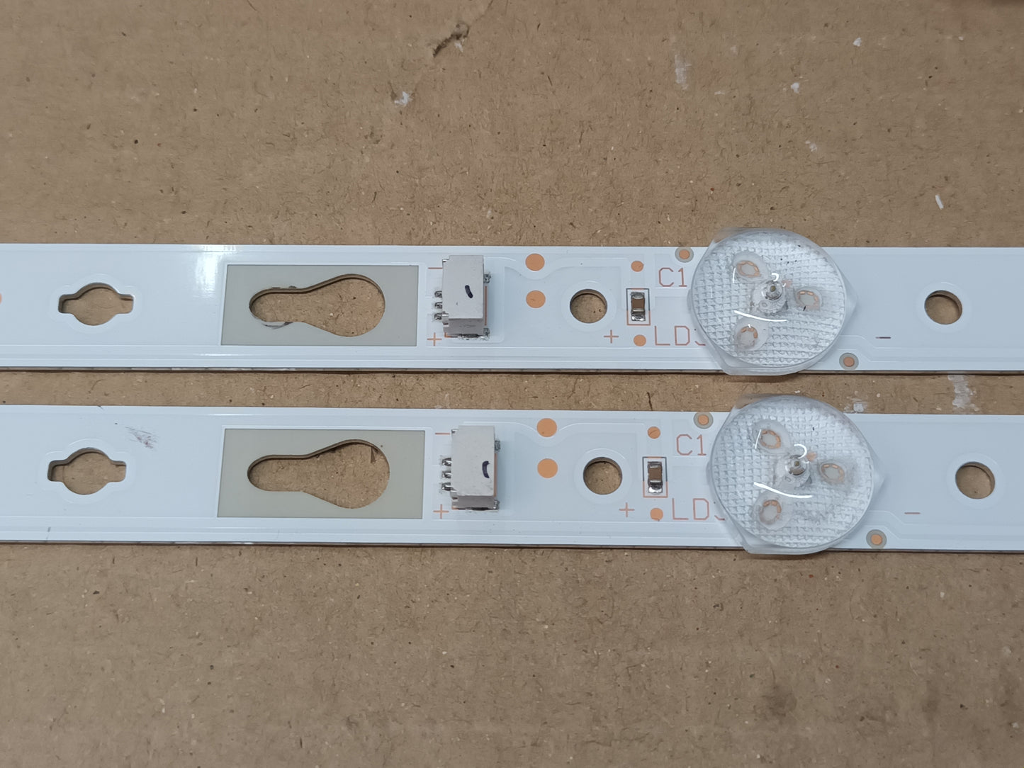TCL 32ES560, KIT TIRAS LED, (SKU-50)