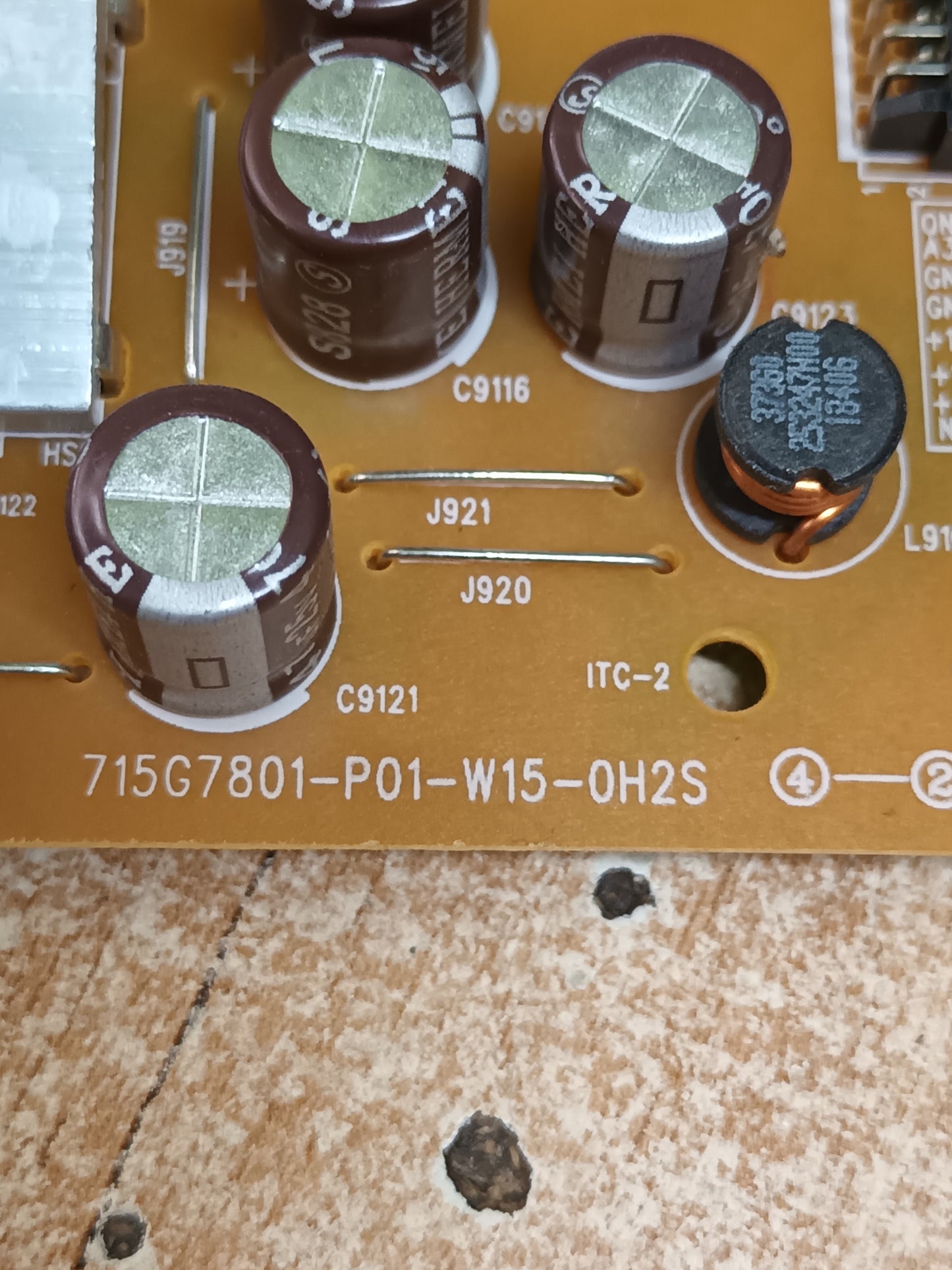 715G7801-P01-W15-0H2S, de LG32LK500BPLA