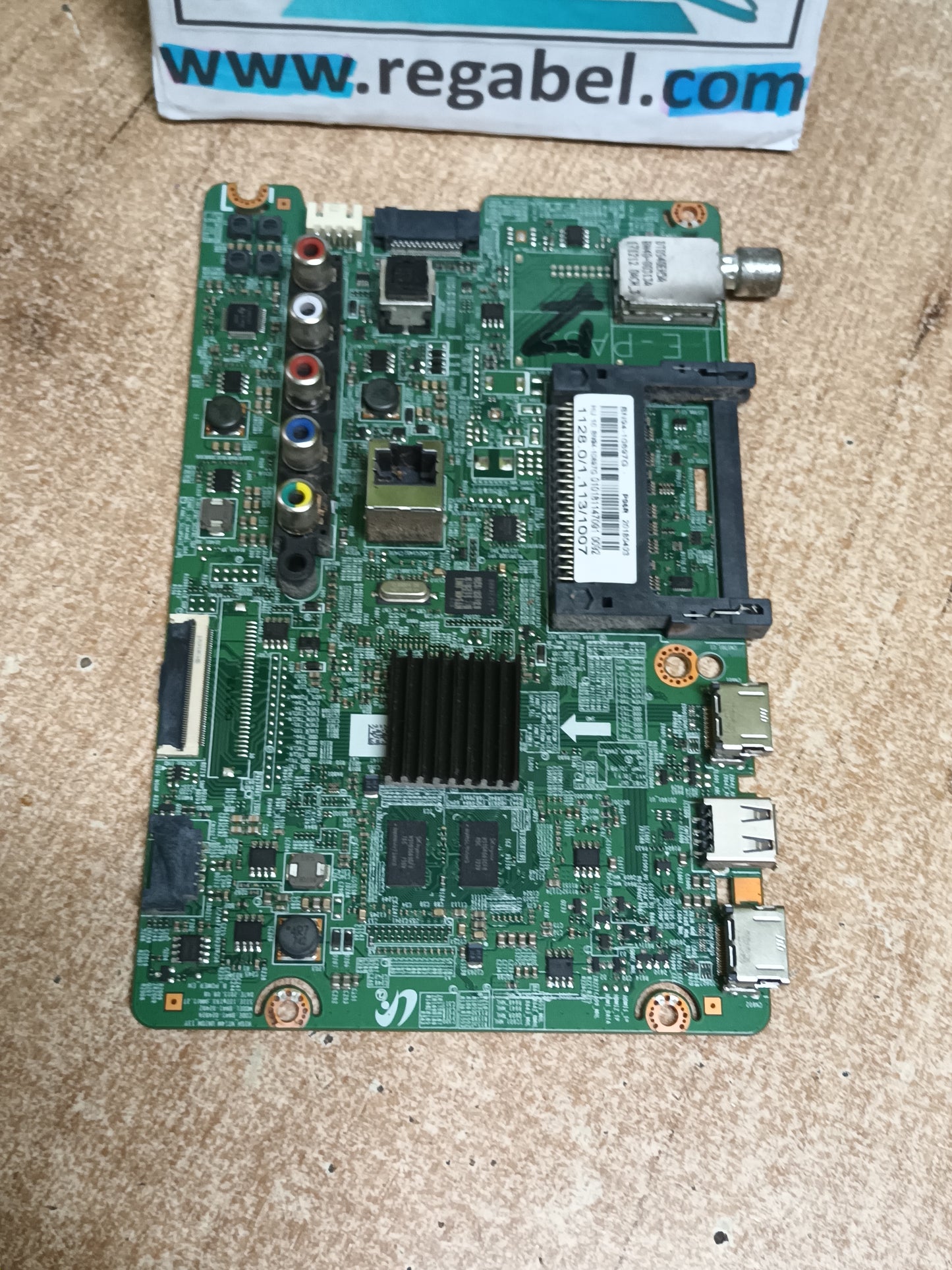 BN94-10897G, de Samsung UE40J5200AW