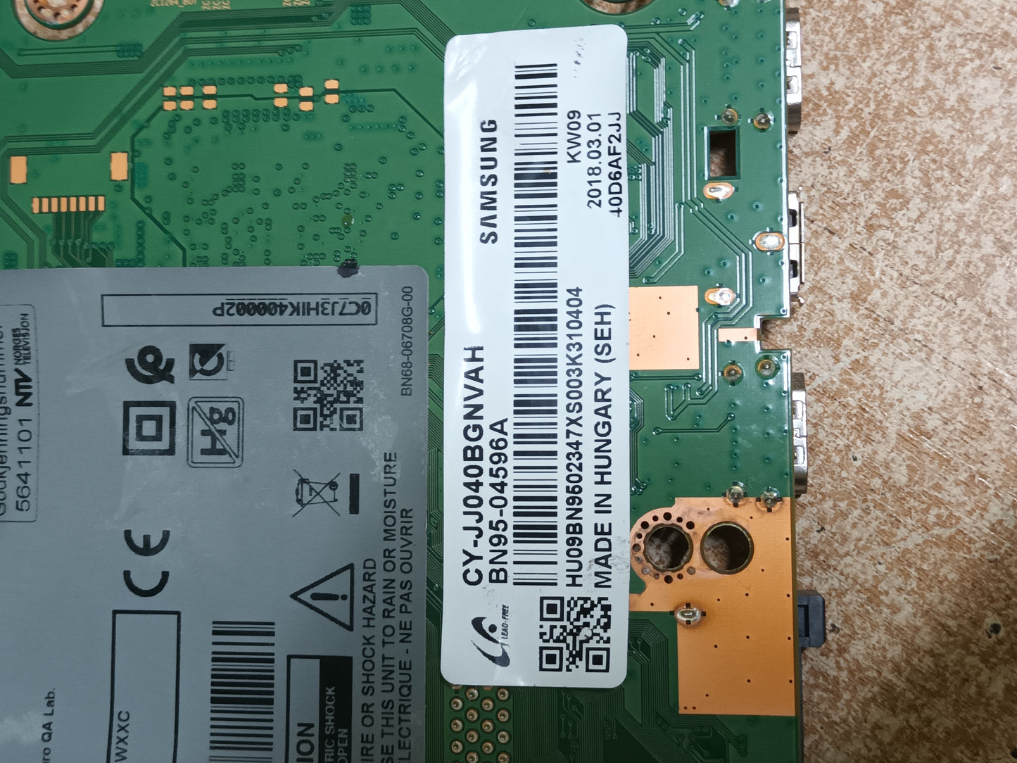 BN94-10897G, de Samsung UE40J5200AW