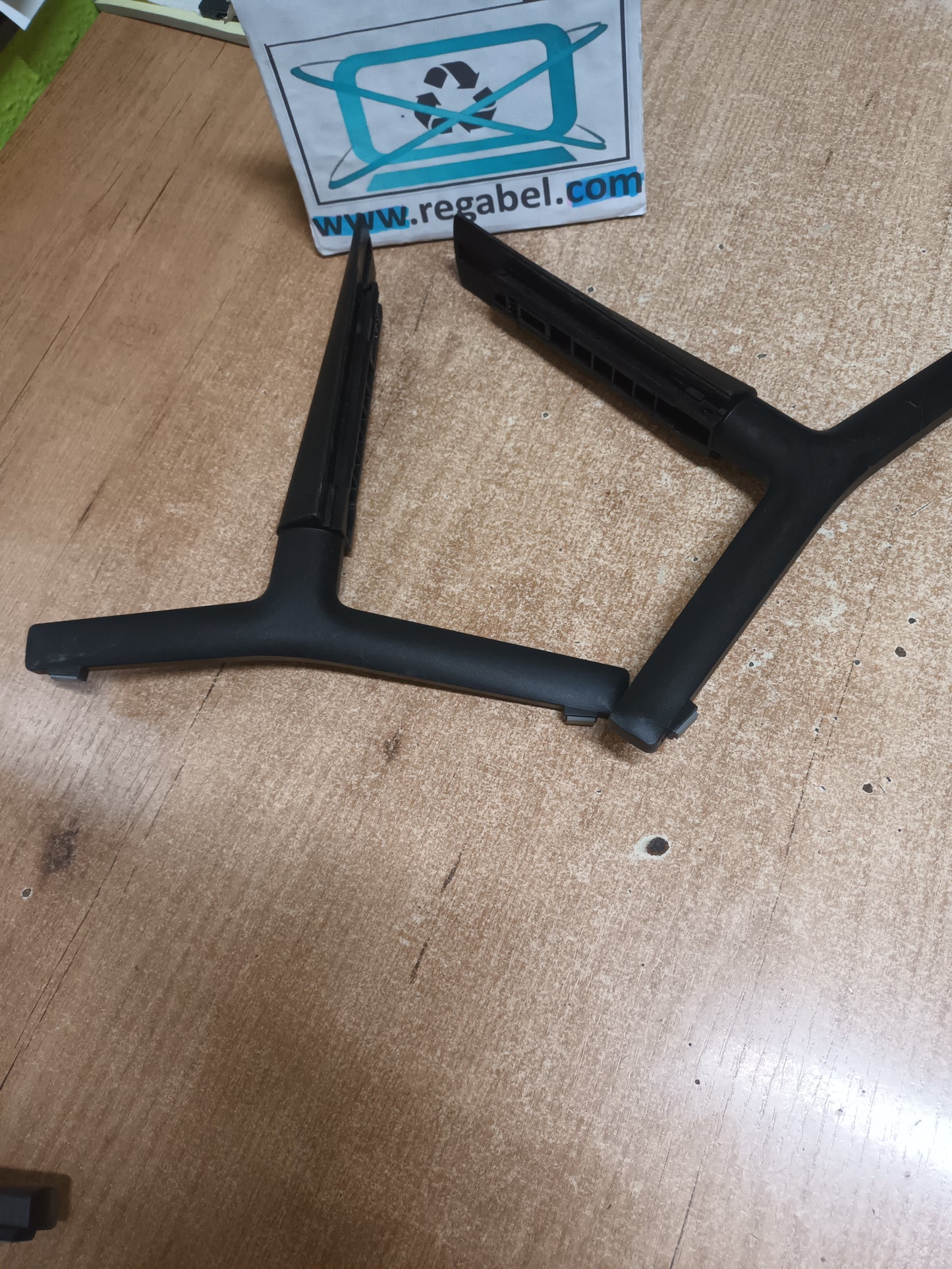 soporte, pies de SAMSUNG UE75TU7000K, UE75TU8000K
