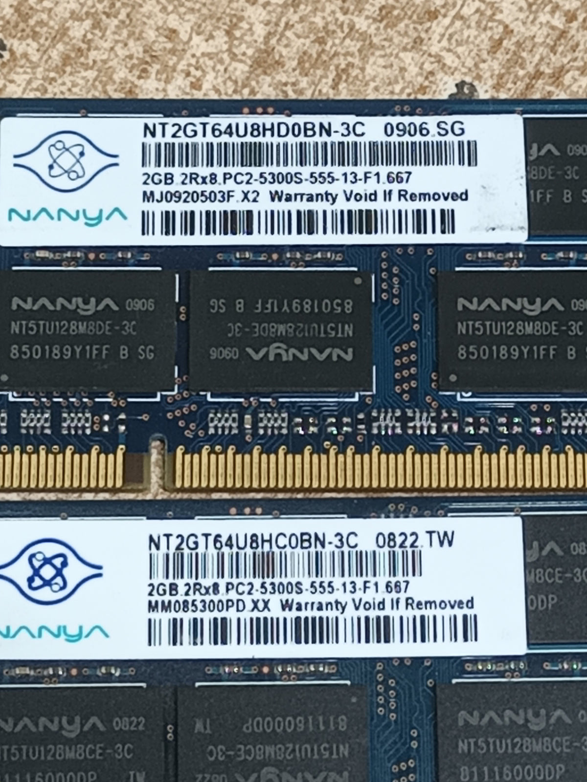 2 memorias ram ddr2, 2gb sodimm, 667mhz, nanya