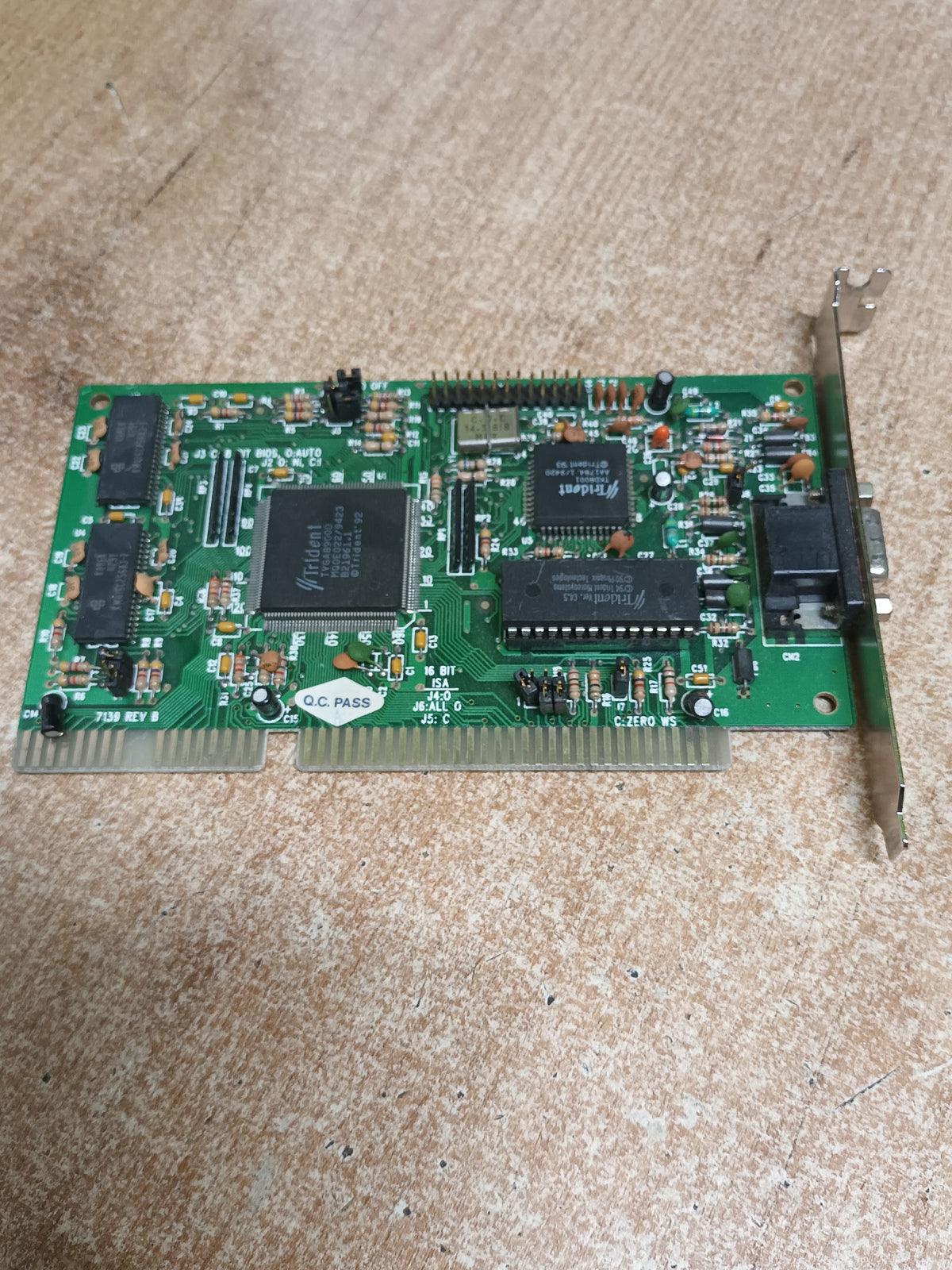 tarjeta grafica Trident TVGA8900D, 16 bits bus ISA