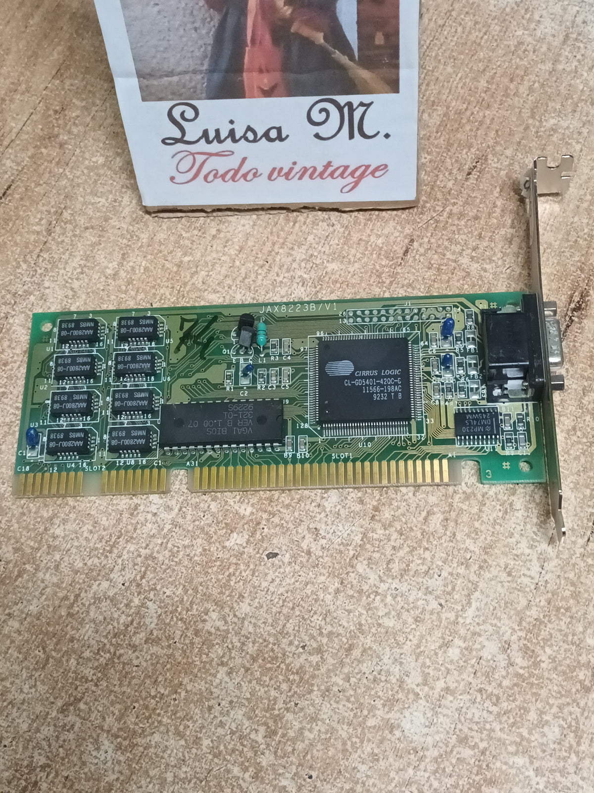 Tarjeta gráfica ISA con chip Cirrus Logig