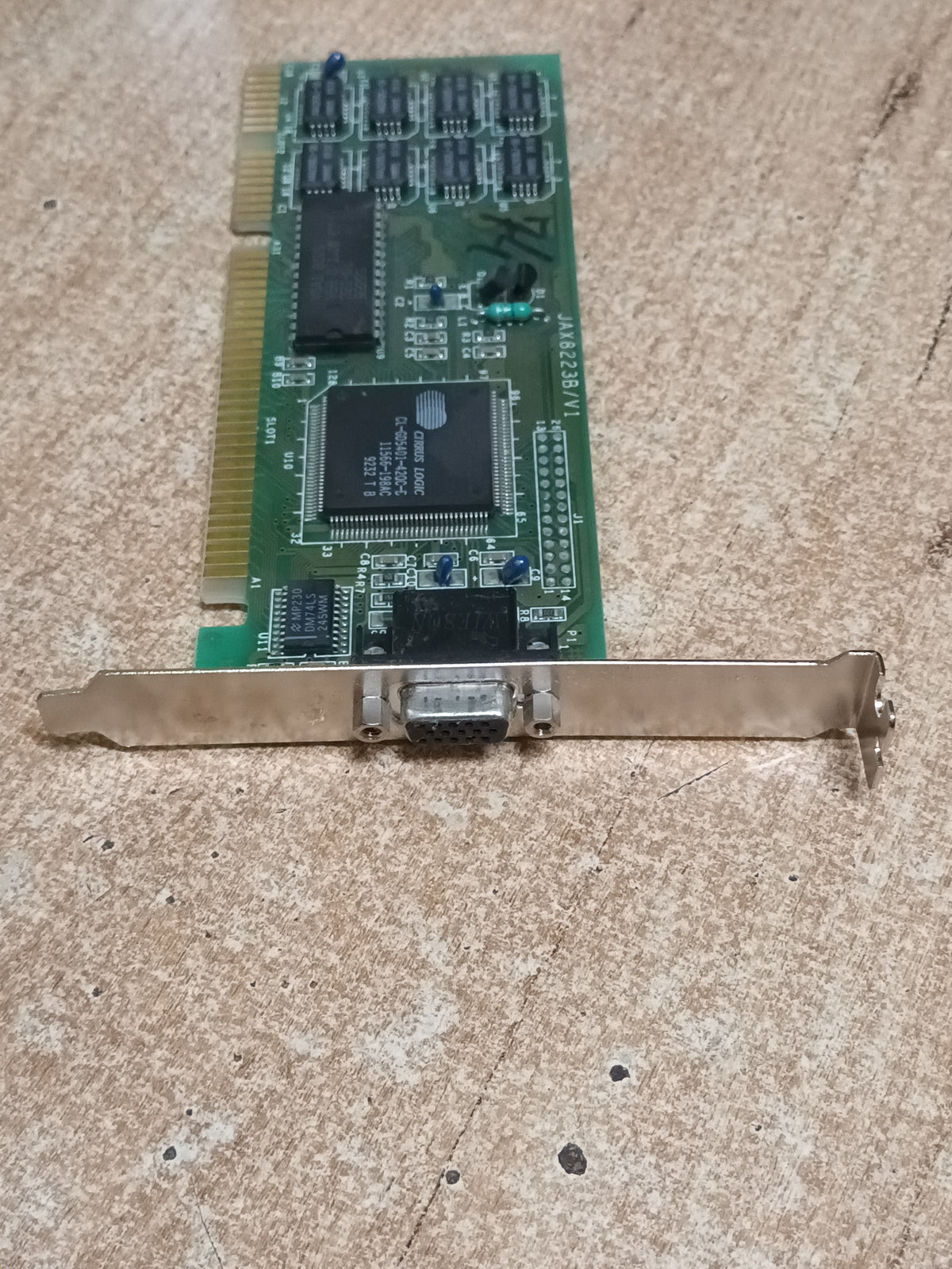 Tarjeta gráfica ISA con chip Cirrus Logig