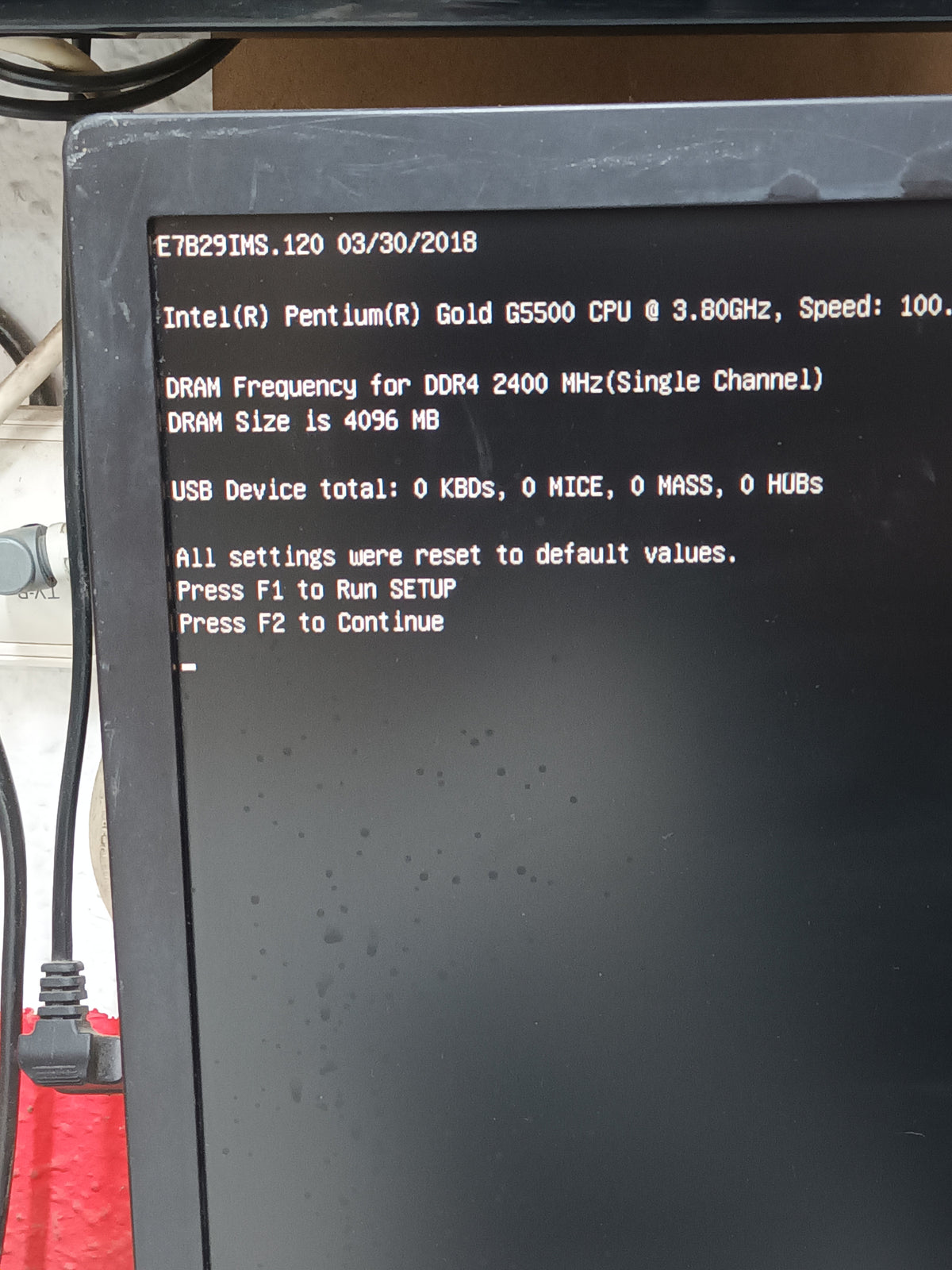placa base MSI H310M PRO-VDH, procesador PENTIUM GOLD G5500, 380Ghz y 4GB