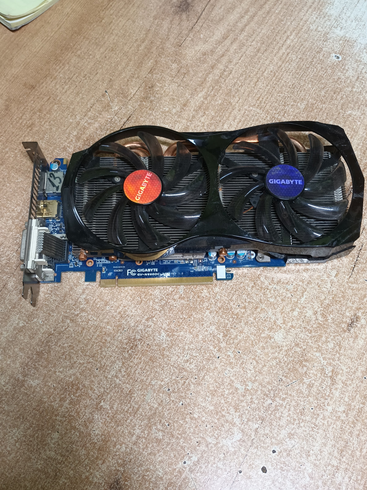 Gigabyte GV-N660OC-2GD NVIDIA GeForce GTX 660 2GB,