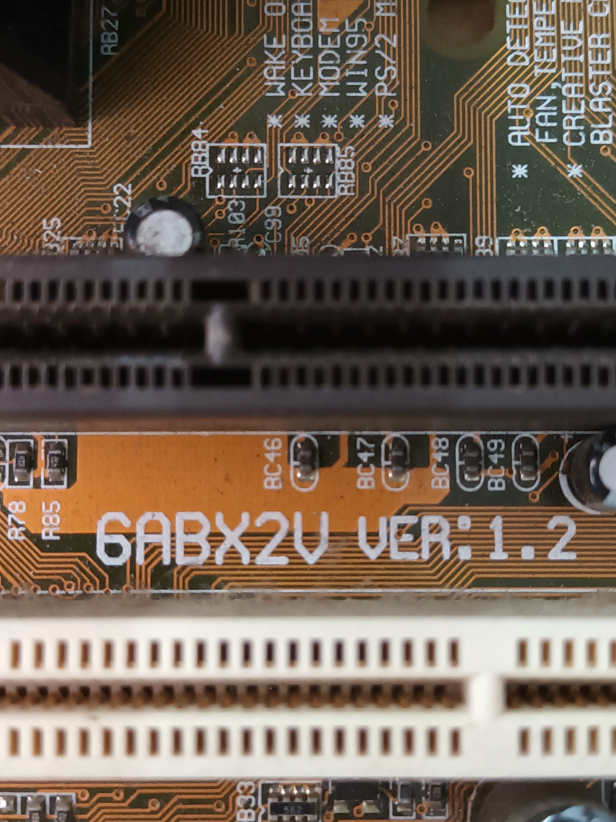 N-18, placa base Lucky Star 6ABX2V (VER 1.2)