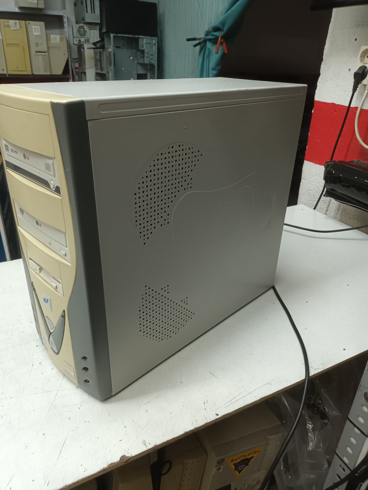 n-1, PC RETRO, Y PENTIUM 4, 2.00MHZ, con XP