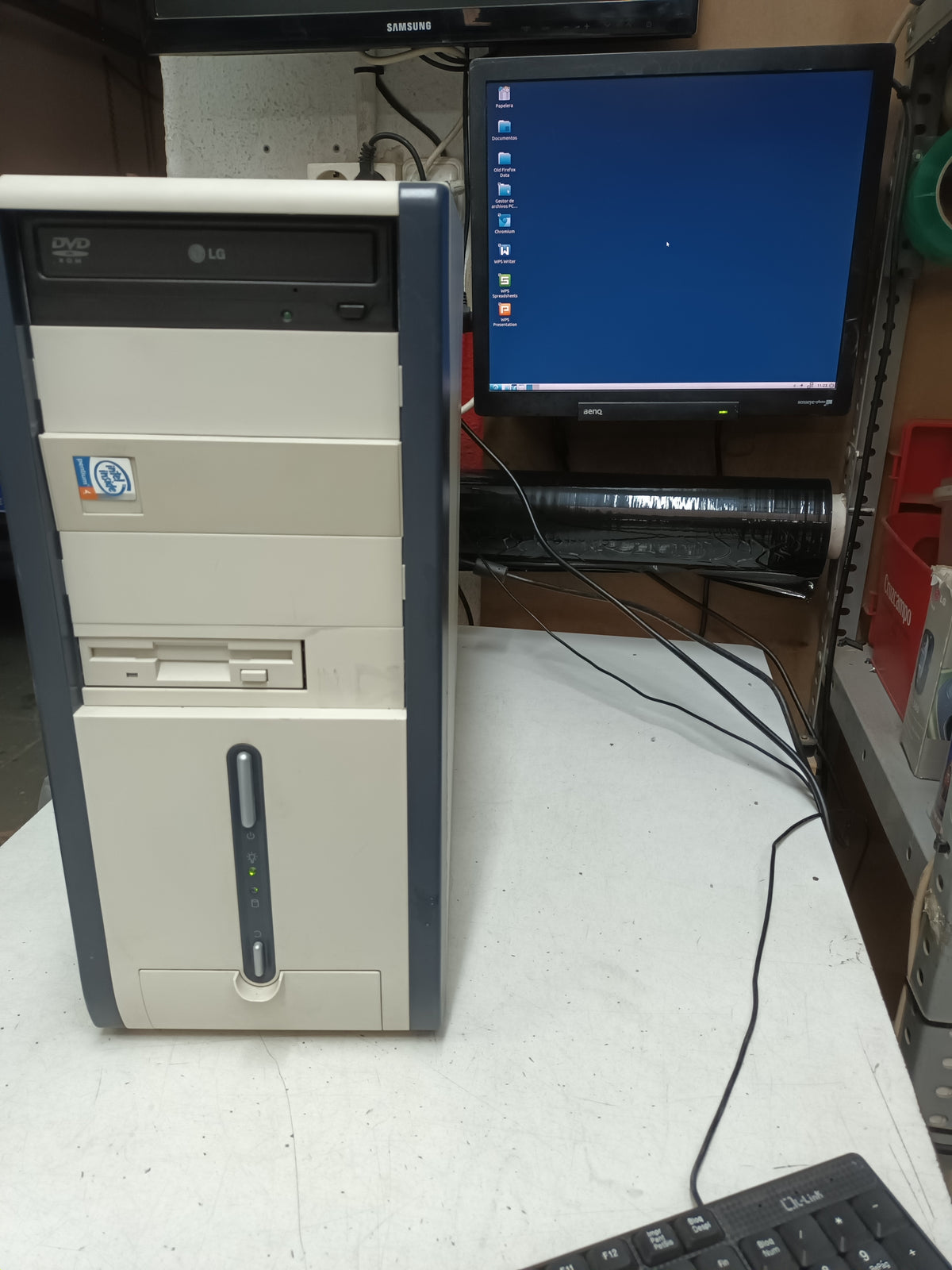 n-12, PC Retro, y Pentium 4, 2.00MHZ, con LUBUNTU