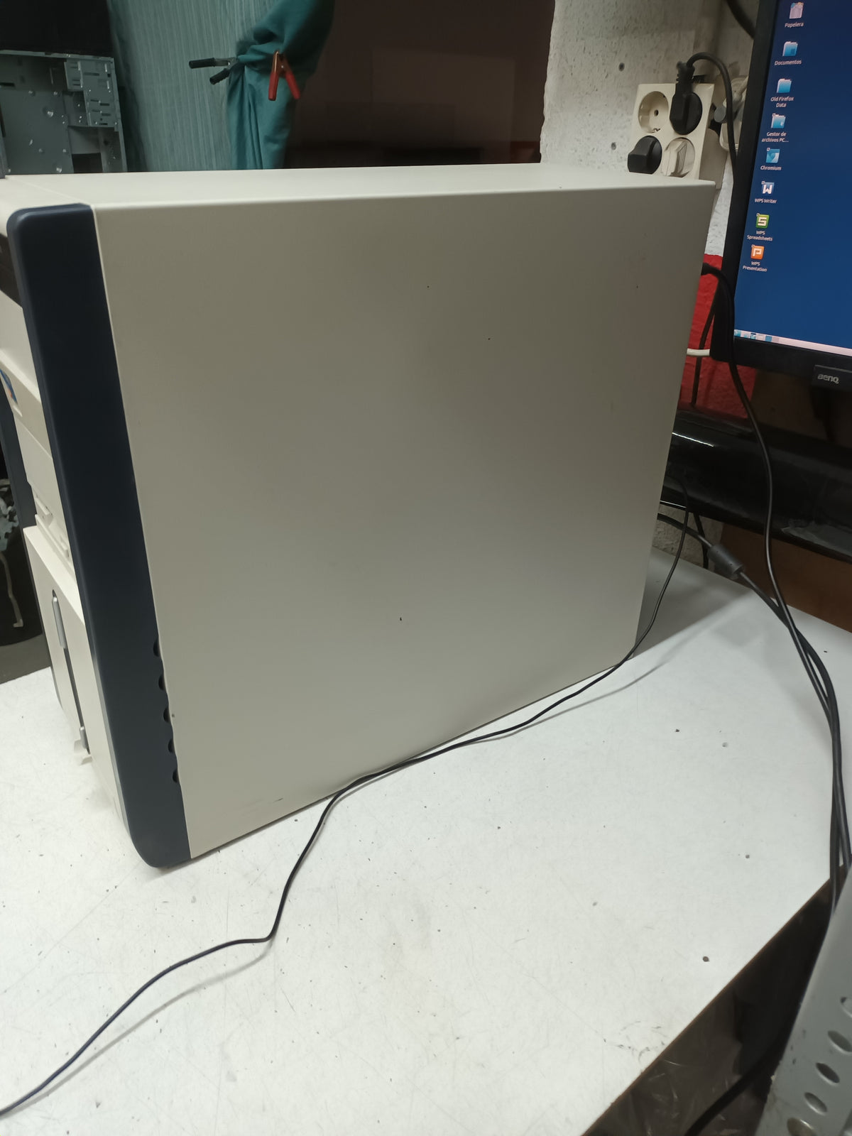 n-12, PC Retro, y Pentium 4, 2.00MHZ, con LUBUNTU