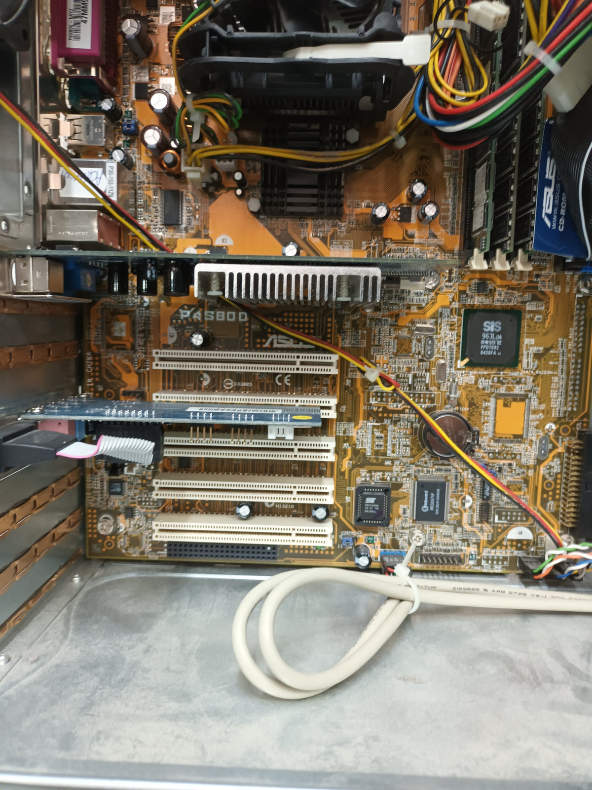 n-12, PC Retro, y Pentium 4, 2.00MHZ, con LUBUNTU
