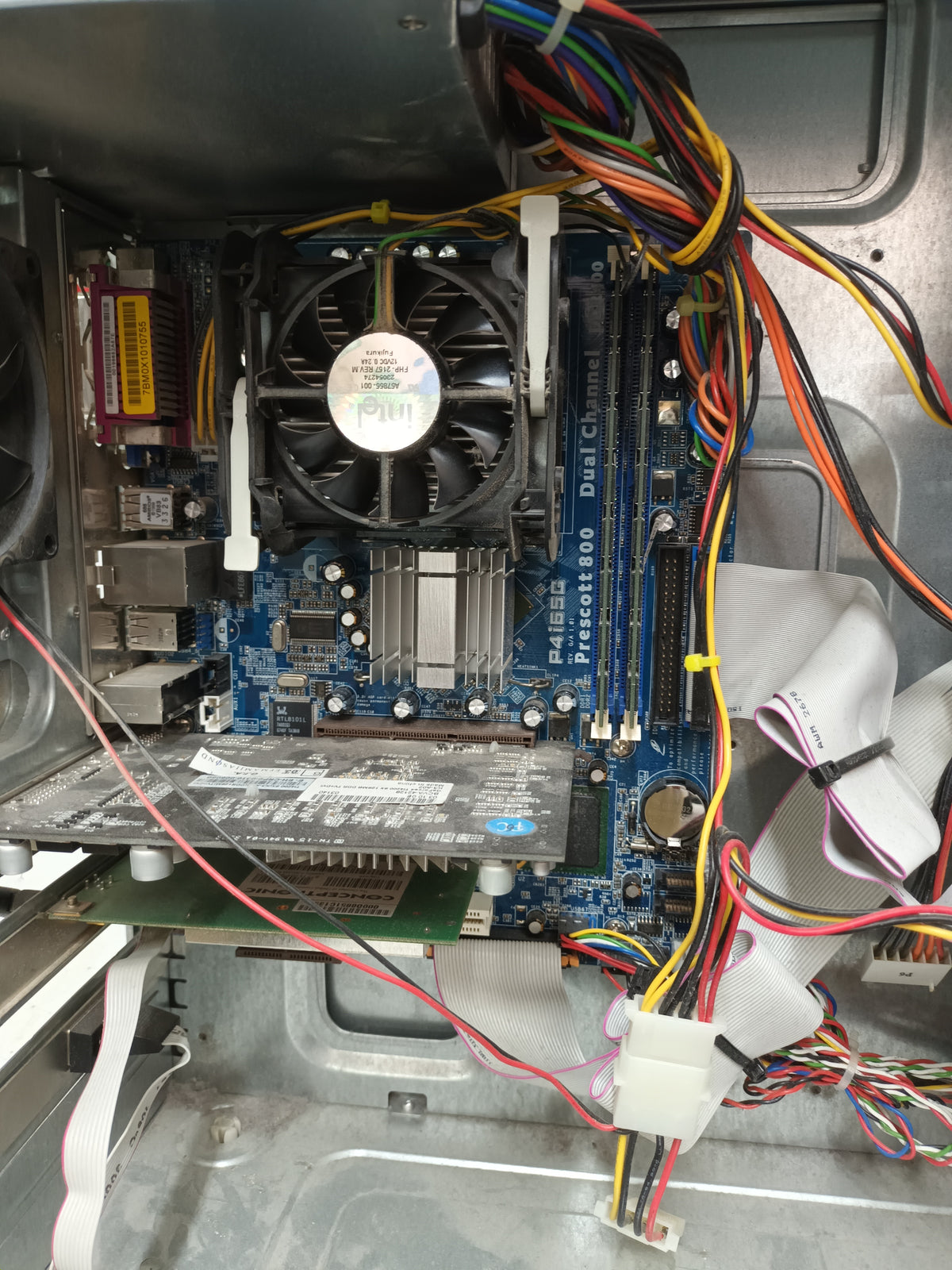 n-13, PC Retro, y Pentium 4, 2.66MHZ, con LUBUNTU