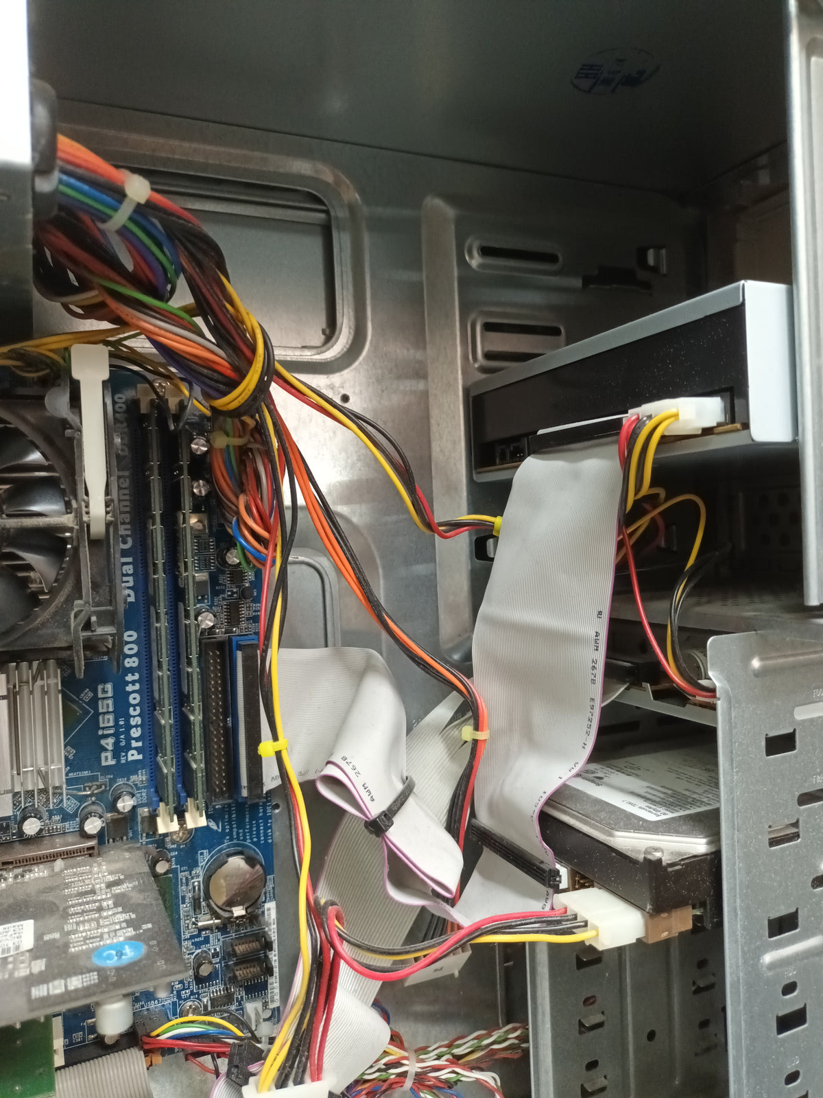 n-13, PC Retro, y Pentium 4, 2.66MHZ, con LUBUNTU
