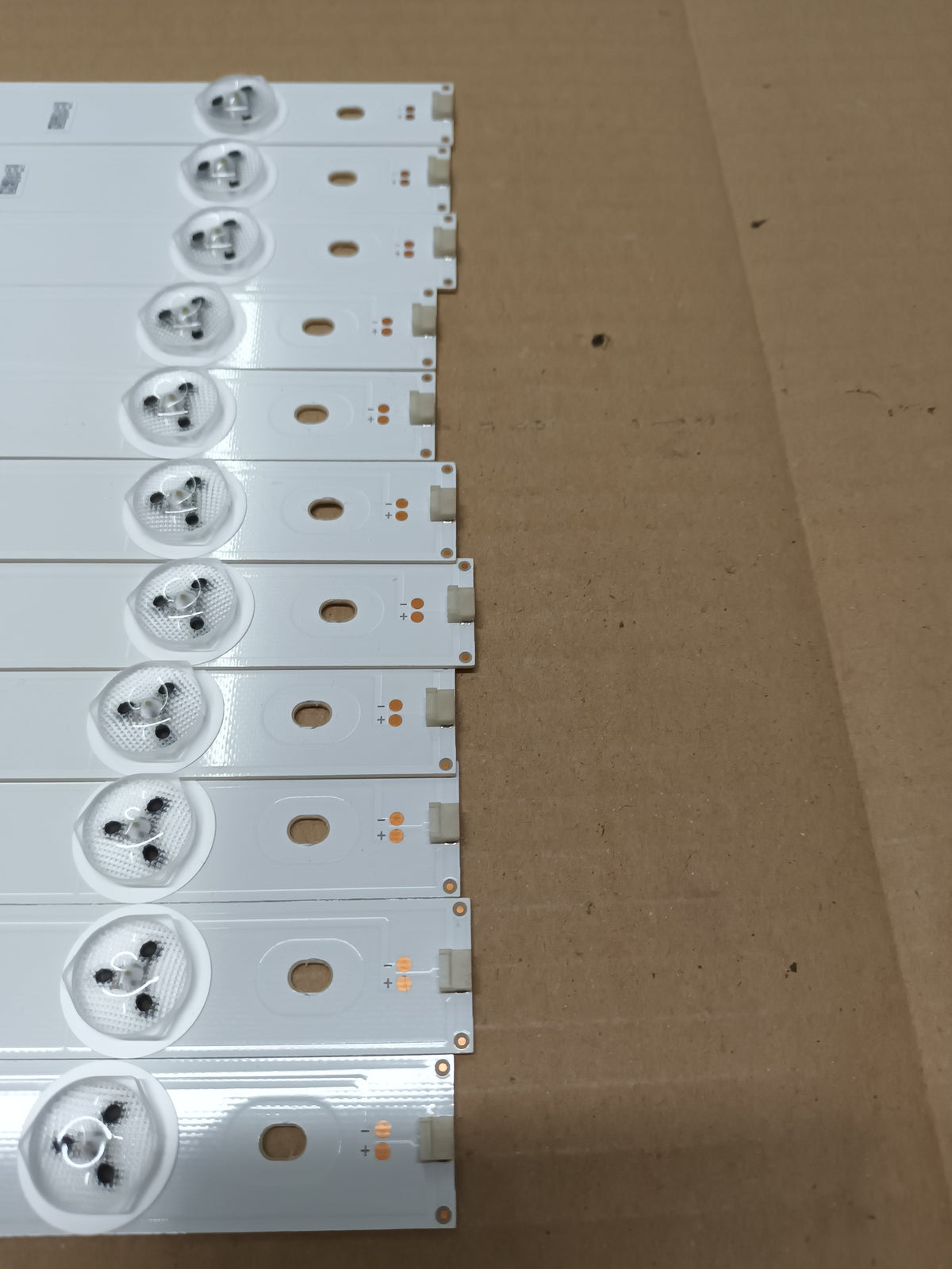 HISENSE LTDN50K220WSEU, KIT 11 TIRAS LED