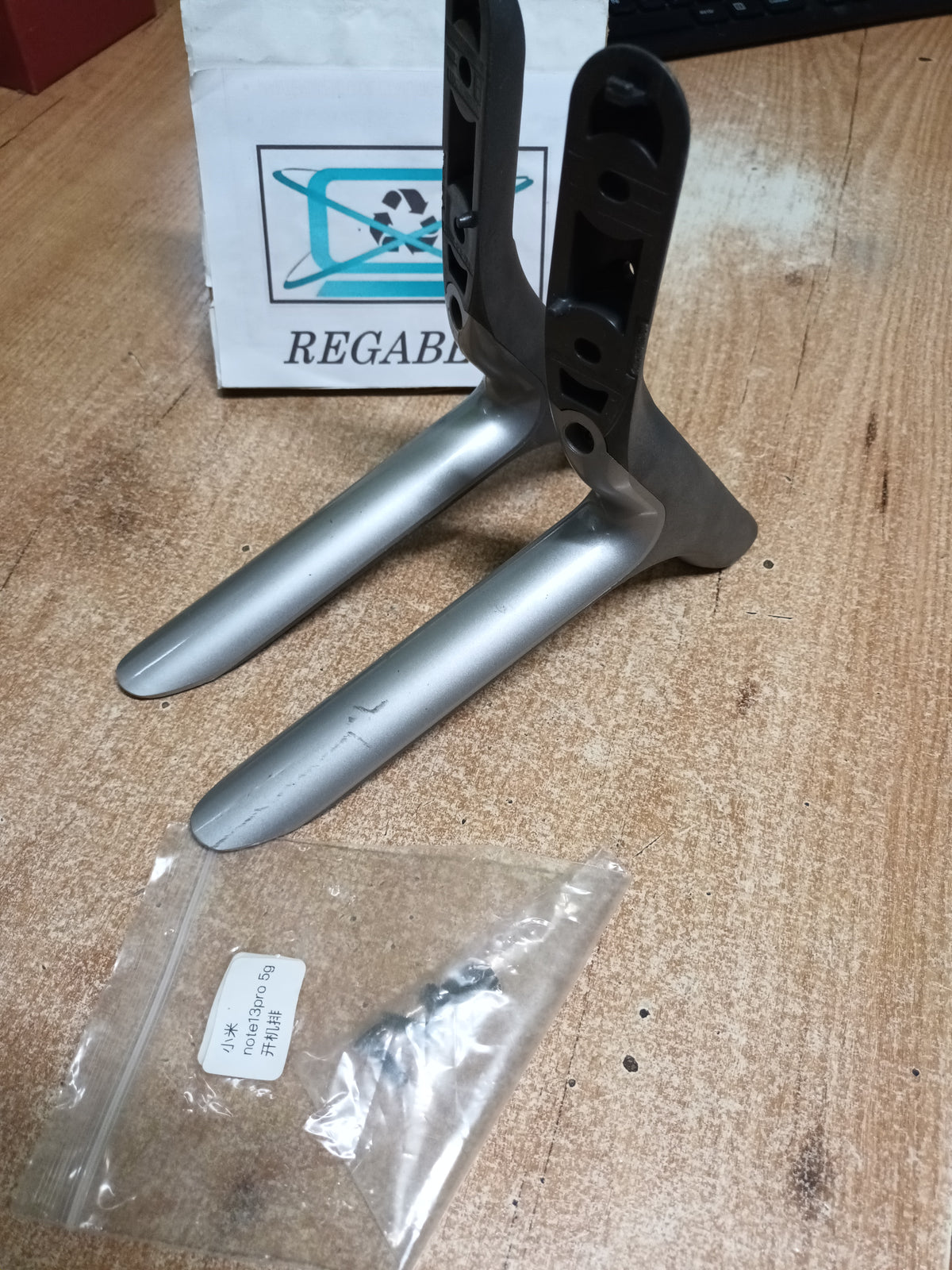 soporte, pies de LG39LB5700